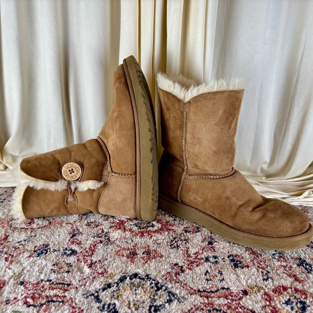UGG Bailey Button ll Boot size 10 - Picture 14 of 16